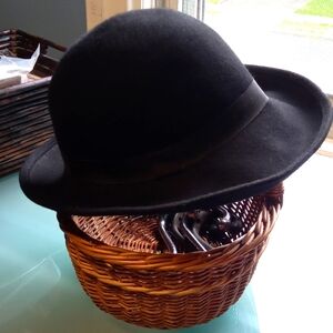 Principales Black 100% Wool Hat